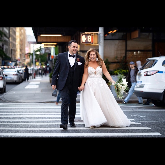 Meet your Posher, Rachel - Picture 2 of 3